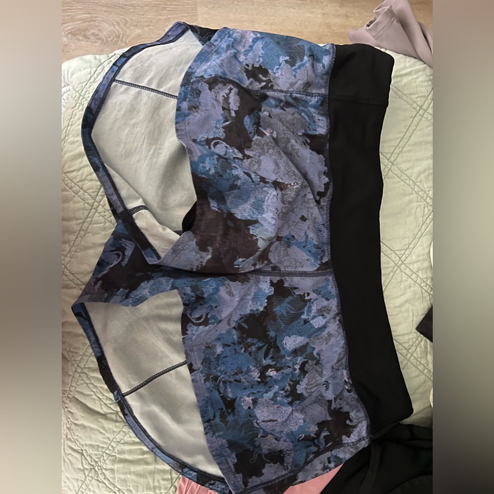 Lululemon shorts size 10